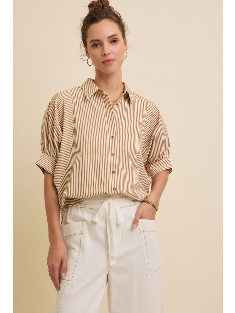 In February Aurelia Short Sleeve Shirt In Mocha