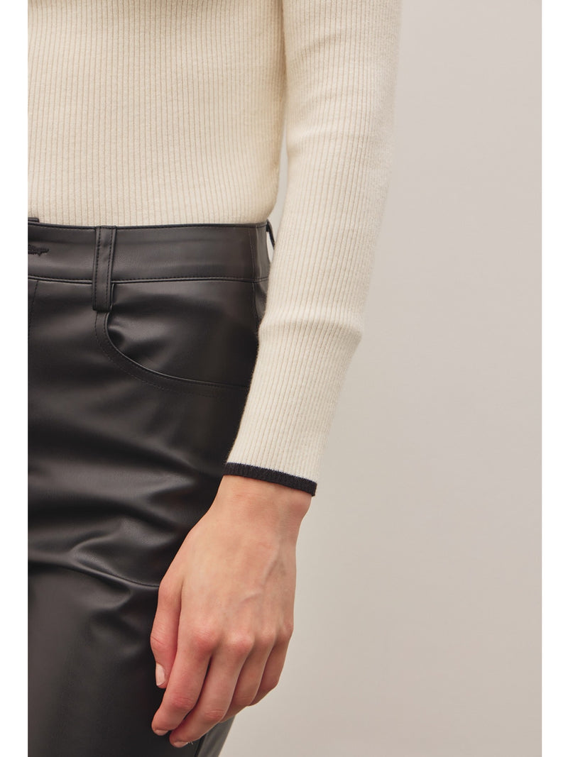 In February Kodie Contrast Edge Scoop Neck Sweater In Cream