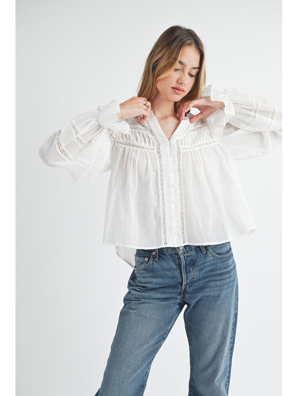 Mable Braylen Ruffle Shoulder Button Front Blouse In Off White